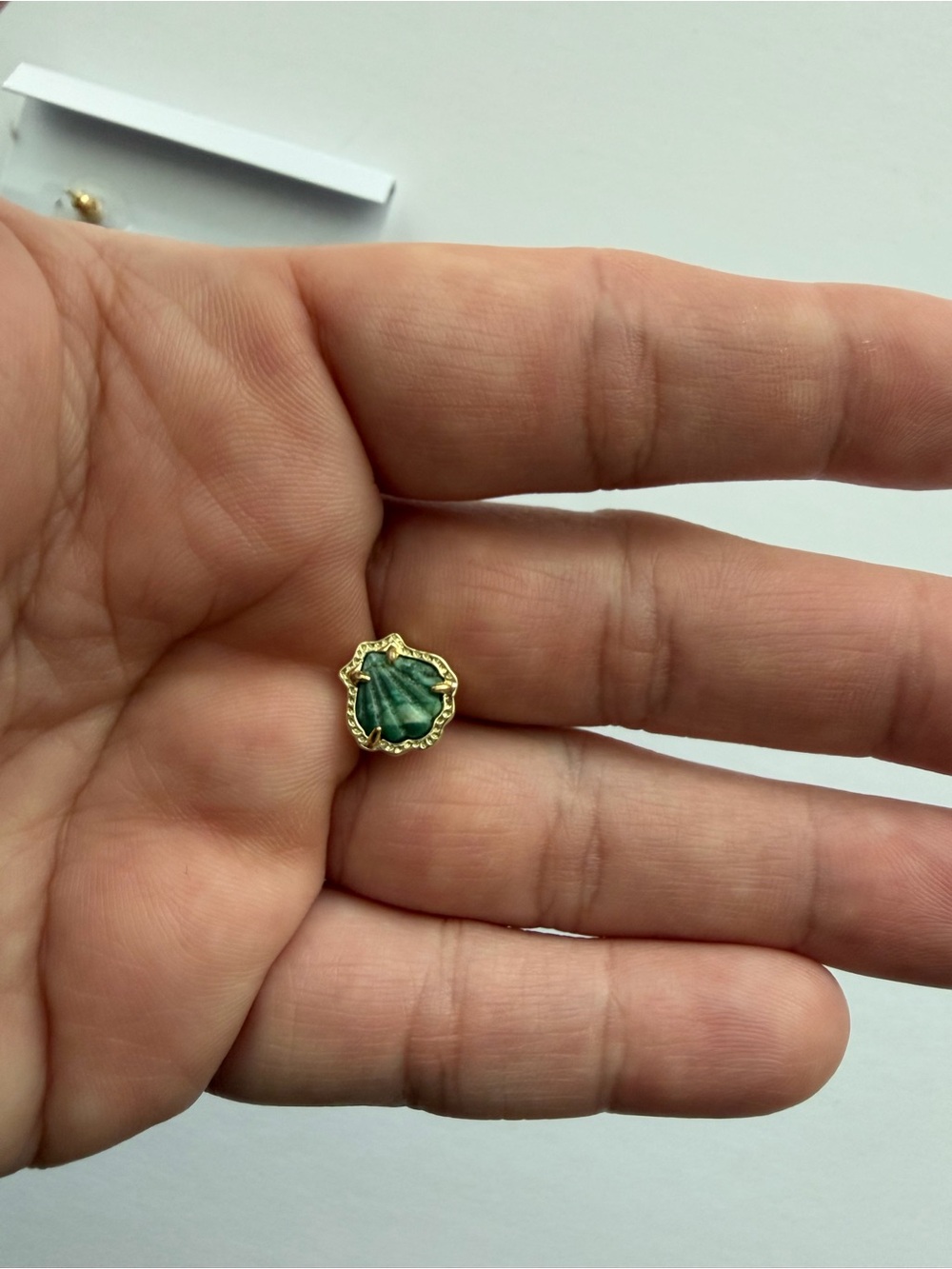 Kendra Scott Brynne Shell Stud Green Gold Earrings - Picture 8 of 8